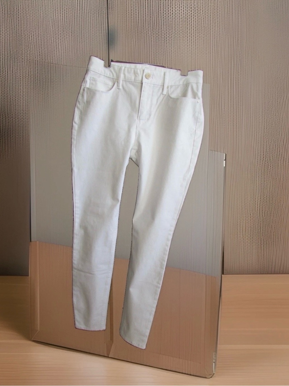 White House Black Market White Skinny ankle Jeans size 6